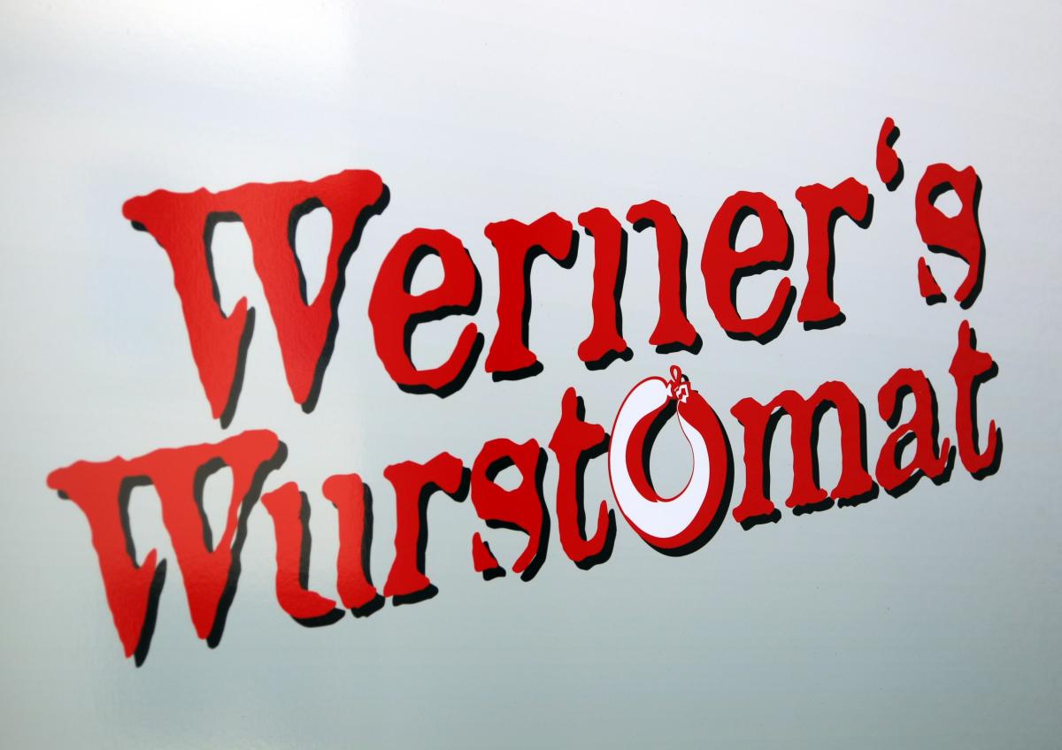 In Würdinghausen steht jetzt Werners WurstOmat von Christine Schmidt