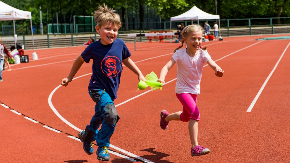 Mit Hilfe des Programms „Sports4Kids“ soll vielen Kinder der Sport nähergebracht werden. von © LSB NRW / Andrea Bowinkelmann