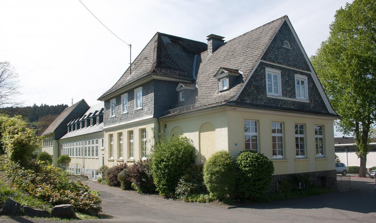 Gebäude der ehemaligen Grundschule Ottfingen (Altbau). von privat