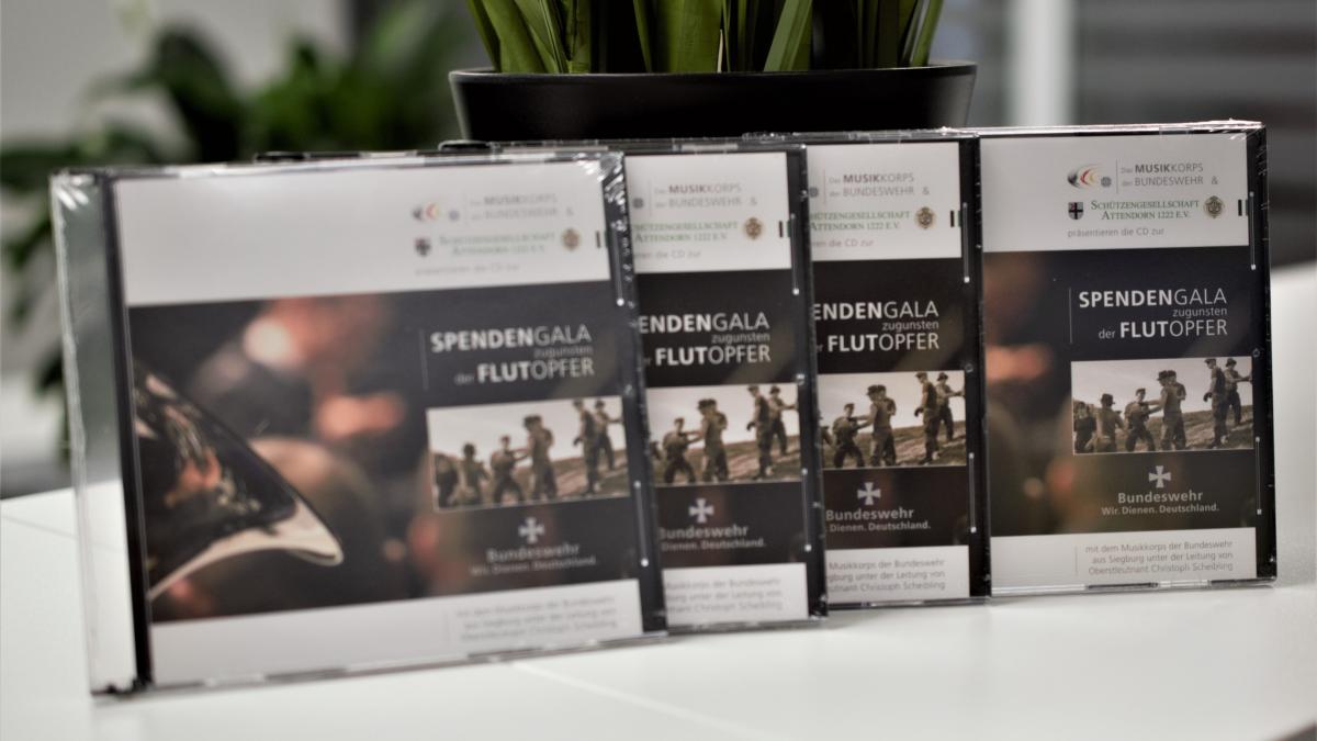 Das Musikkorps der Bundeswehr aus Siegburg nahm die CD schon 2013 auf, als die Hochwasserkatastrophe im Osten war. von privat