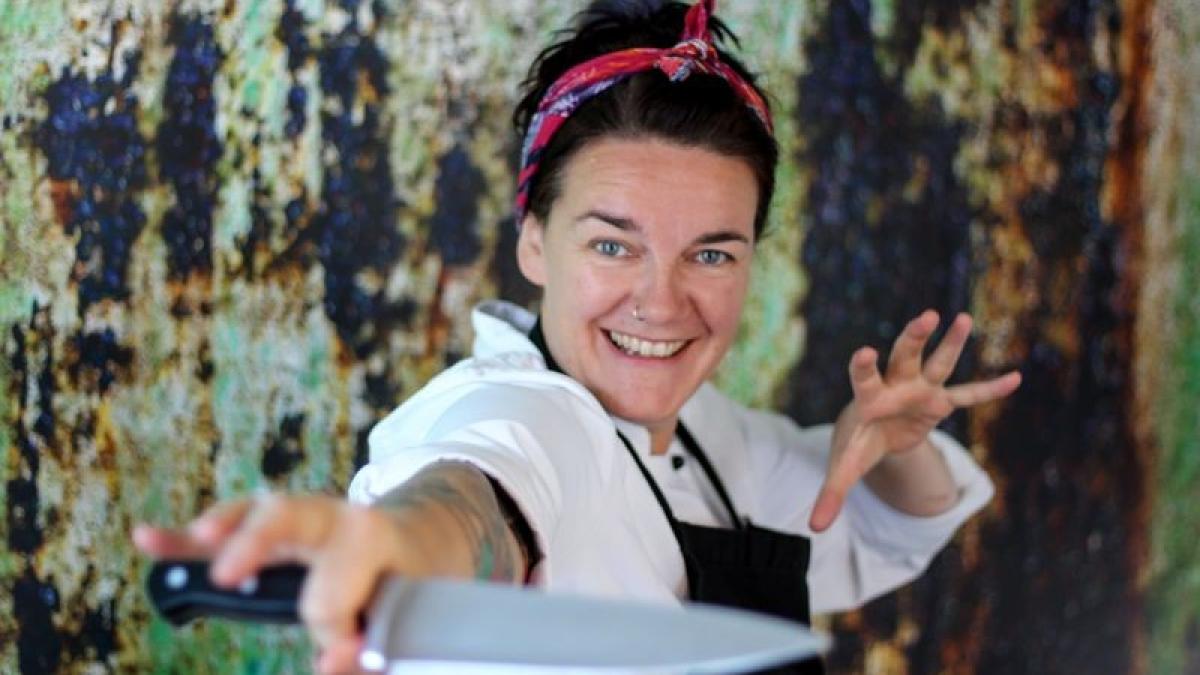 LokalPlus-Koch-Expertin Melli Heuel hat eine neue Koch-Box, diesmal mit spanischen Tapas, zusammengestellt. Erhältlich ist sie Mitte September wieder im Dorfladen Ottfingen. von privat