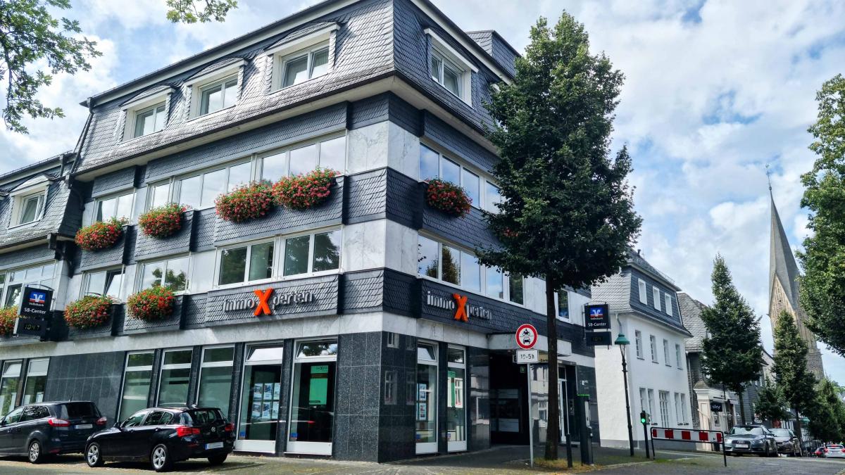 Die immoXperten laden in die Räumlichkeiten an der Frankfurter Straße 22 in Olpe oder ins Attendorner Büro an der Kölner Straße 27 ein. von immoXperten