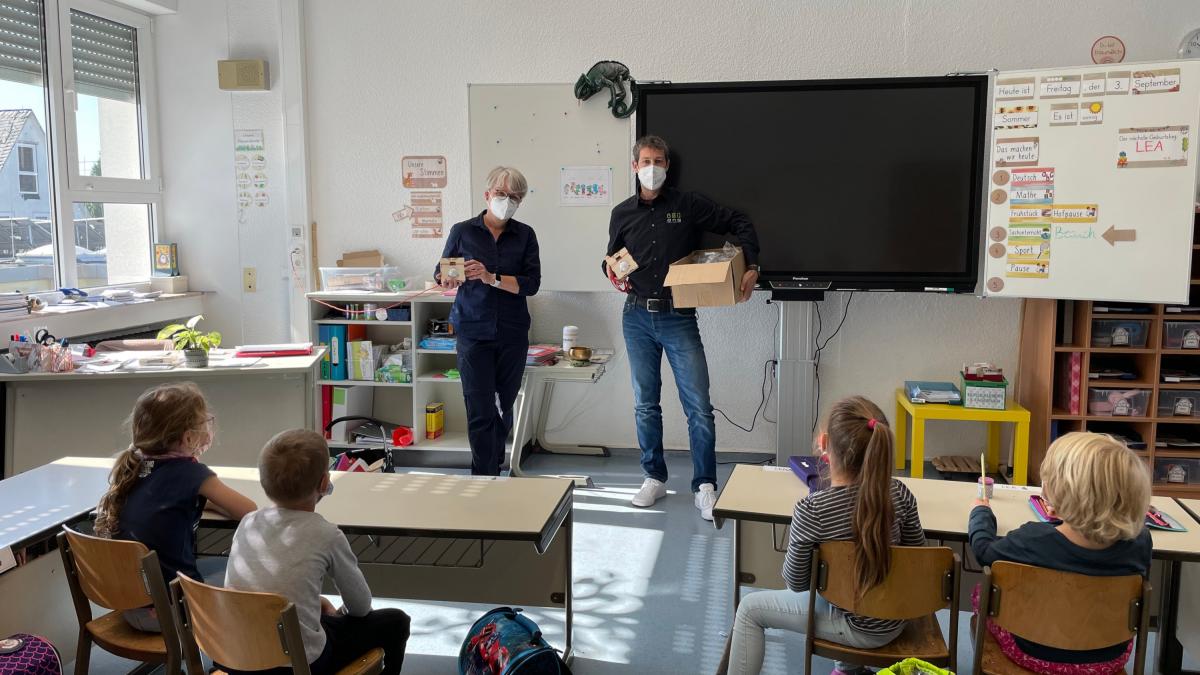 Für die Gemeinschaftsgrundschule Hünsborn gab es CO2-Ampeln. von privat