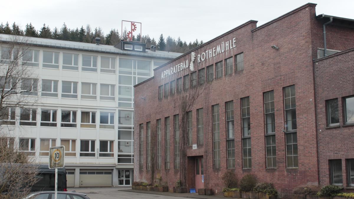 Blick auf einen Teil des Geländes der ehemaligen Firma Apparatebau Rothemühle. von Wolfgang Schneider