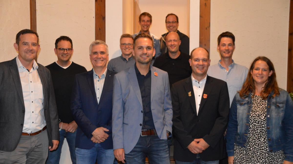 Der Vorstand der KG Heggen mit den neu- und wiedergewählten Elferratsmitgliedern. von privat