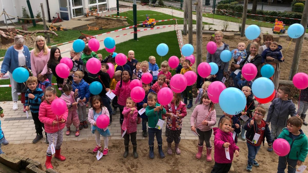 Den Weltkindertag feierte die Arche Noah mit Liedern, Luftballons und einer Spendenaktion. von privat