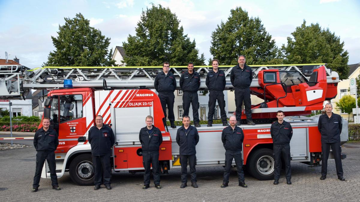 Die Feuerwehr Attendorn hat nach einem Lehrgang 17 neue Drehleiter-Spezialisten in ihren Reihen. von Feuerwehr Attendorn