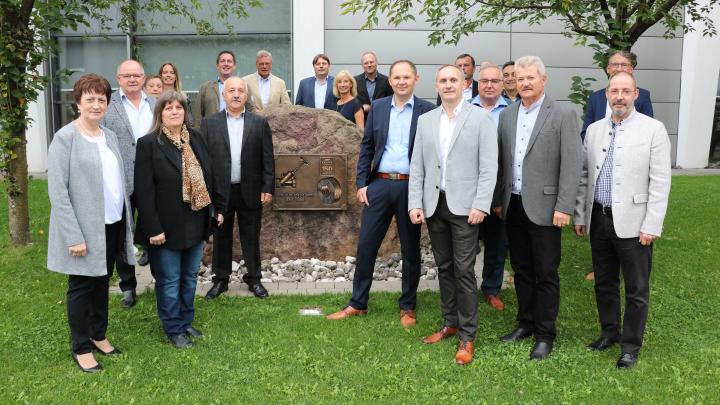 14 Mitarbeiter der Gebr. Kemper GmbH + Co. KG in Olpe nahmen an den offiziellen Feierlichkeiten...