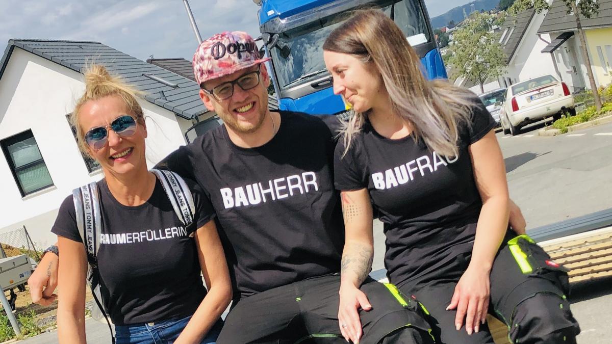 Steht nicht nur auf dem T-Shirt, ist auch in der Realität so: Danijela Höffer (links) ist bei Massa Verkaufsberaterin und Traumerfüllerin. von Danijela Höffer