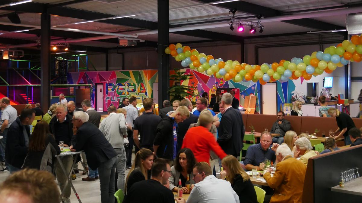 Rund 170 geladene Gäste feierten die Eröffnung des PEPA-Funparks. von Celine Kebben