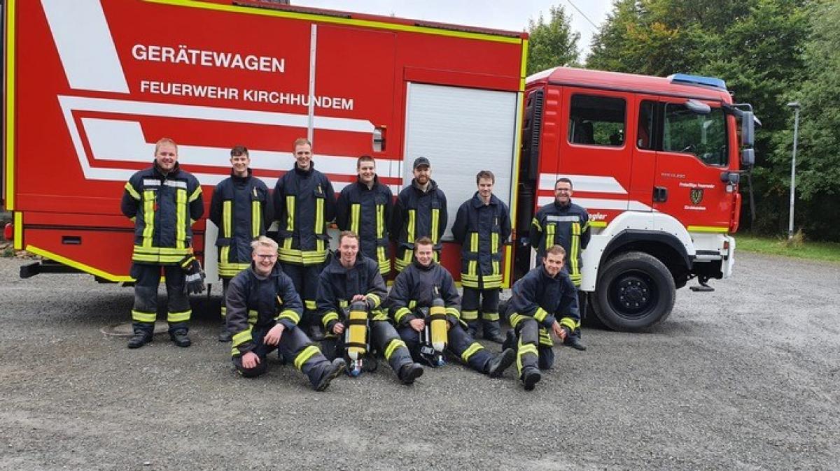 Gruppenbild: Atemschutzgeräteträgerlehrgang 2021 der Feuerwehr Kirchhundem von Pressestelle Feuerwehr Kirchhundem