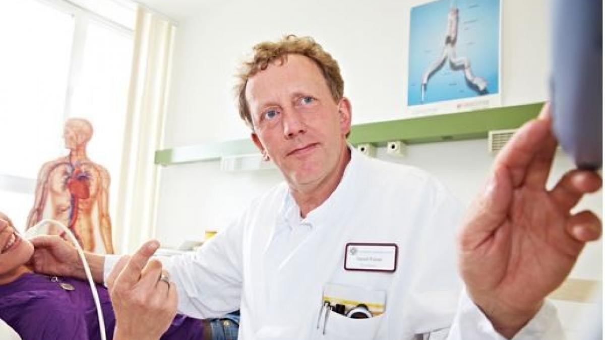 Harald Führer, Chefarzt der Gefäßchirurgie an der Helios Klinik Attendorn. von Melissa Bäcker