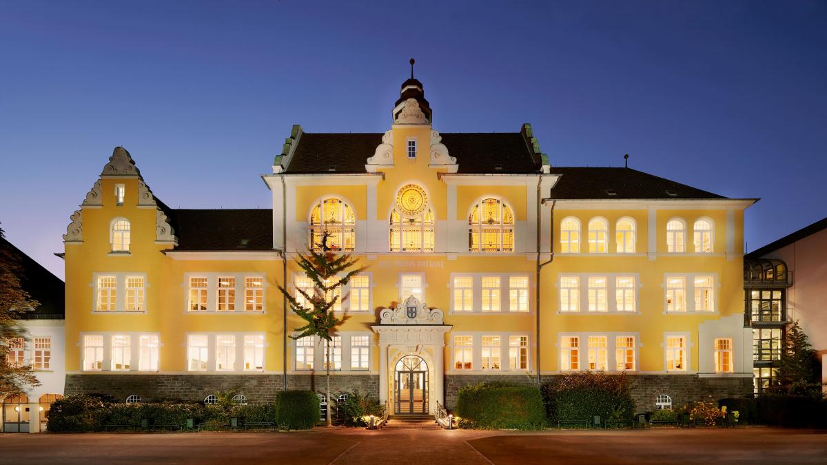 Das Rivius Gymnasium in Attendorn. von Björn Bernhardt - Monokultur-Studio