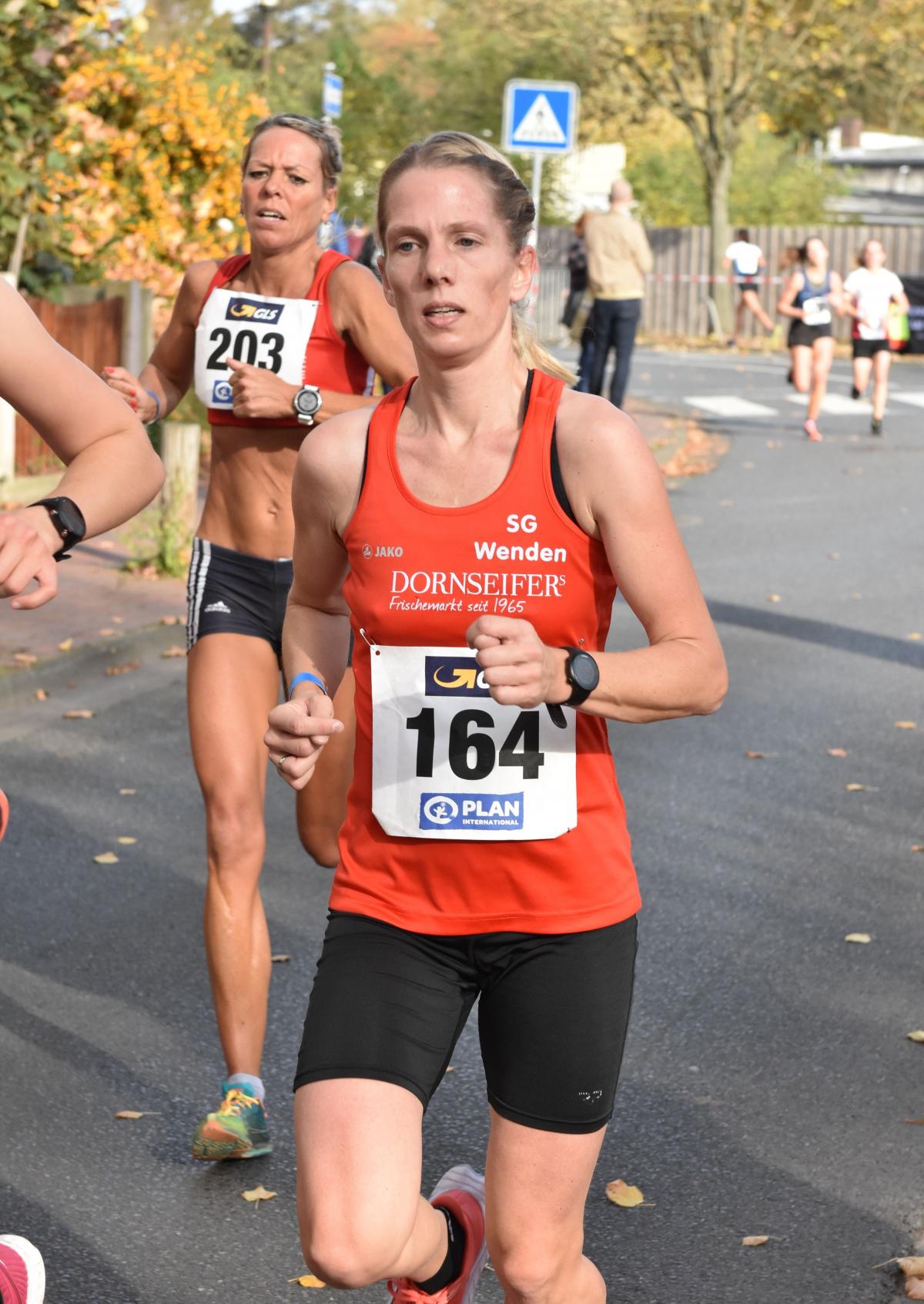 Steffi Osthoff (vorne) und Christl Dörschel. von privat