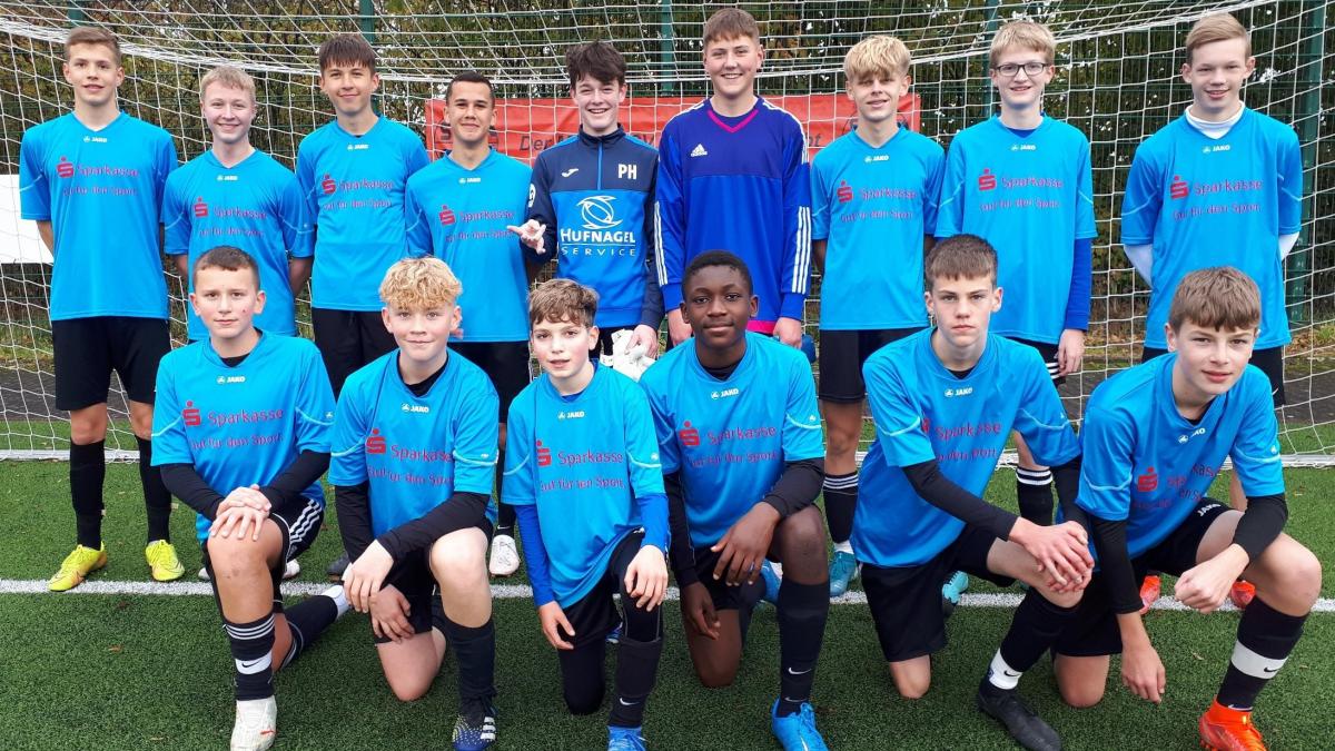 Zum erfolgreichen Team gehören bei den Älteren Schülern (hinten von links): Linus Belke, Veit Allerdings, Mats Bieker, Benjamin Ledig, Paul Hunold, Jannik Benkel, Tom-Michel Pohl, Felix Schneider, Nevio Matheis.
Vorne von links: Yasin Tarikus, Luca Scheele, Nicolas Pfeifer, Eddy Leuna Kouam, Hannes Köhler und Benjamin Jürgensmeier. von privat