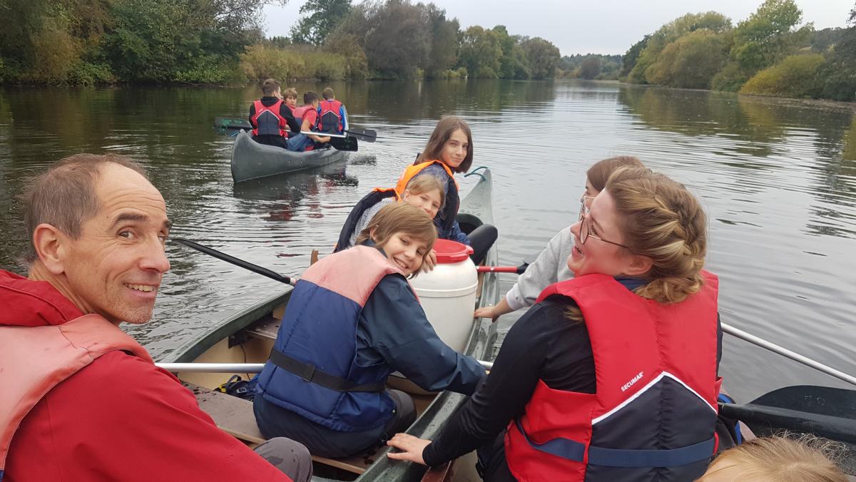 Die DLRG Wenden war mit 23 Teilnehmern auf der Lahn unterwegs. von privat