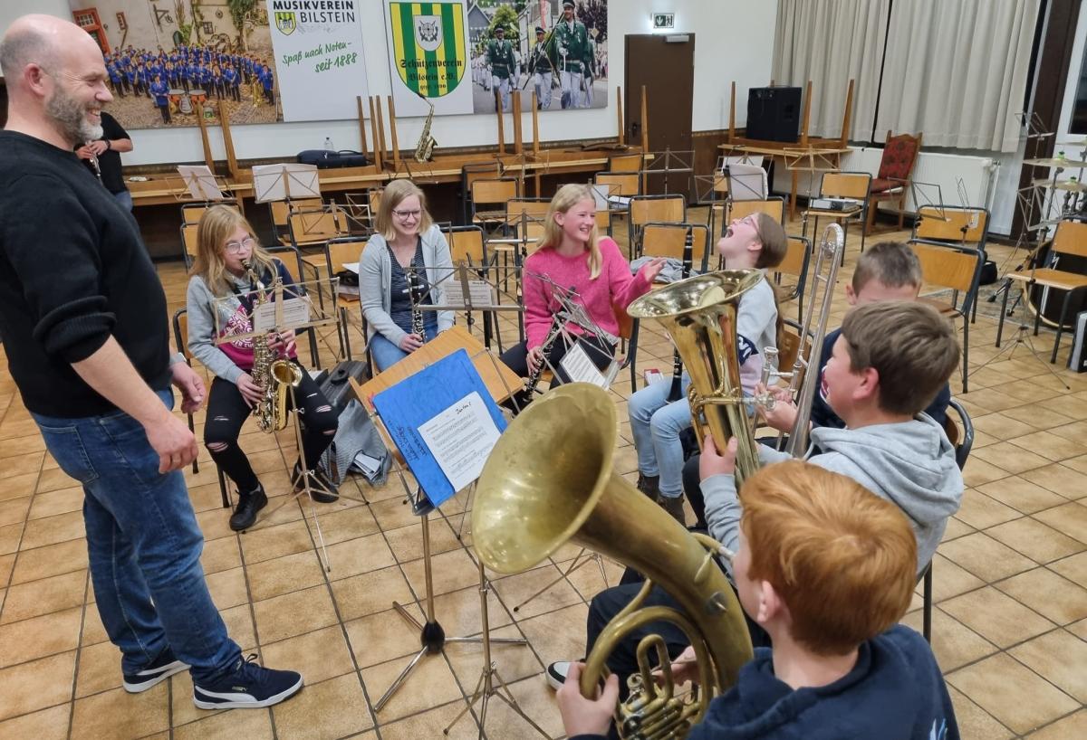 Beim Nachwuchs im Musikverein kommt der Spaß nicht zu kurz. von privat