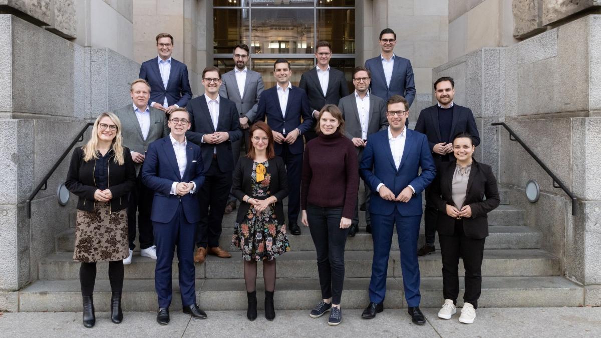 Florina Müller (vorderre Reihe, 2. von rechts) ist stellvertretender Vorsitzender der Jungen Gruppe der Unions-Bundestagsfraktion. von Büro Müller