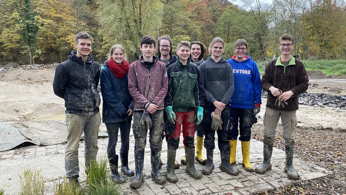 Waren auf jeden Fall nicht das letzte im Ahrtal zum Helfen: die Pfadfinderstufe „Rover“ der Pfadfinder Ennest. von privat