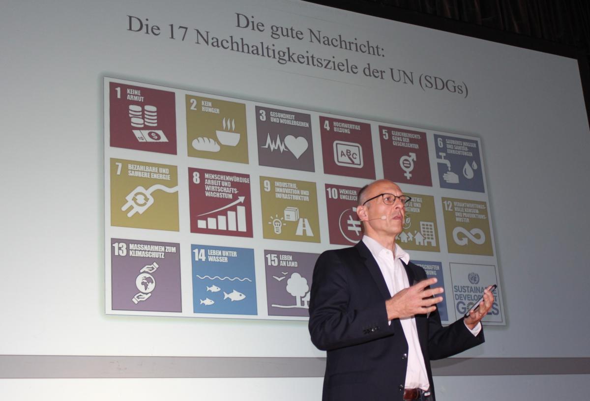Unter dem Leitmotto „Nachhaltig unterwegs in die Zukunft“ lieferte Prof. Dr. Christian Berg einen wertvollen Input zum Thema. von Caritas