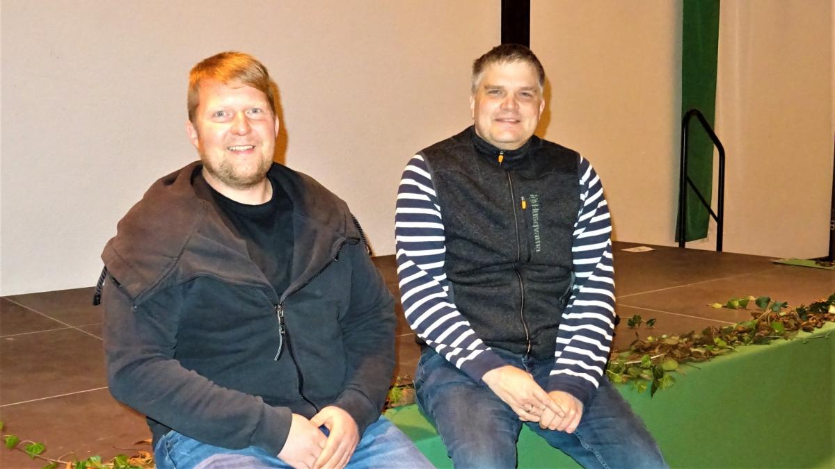 Daniel Ohm (links) und Michael Hütte investierten rund 500 Arbeitsstunden. von Sigrid Mynar