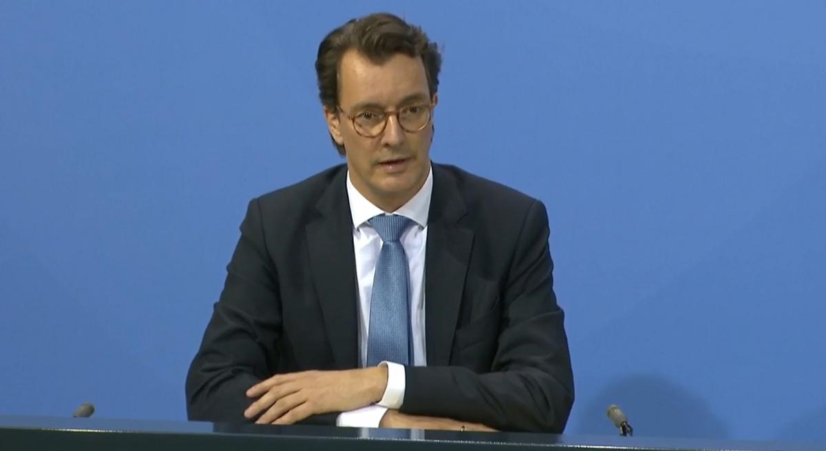 NRW-Ministerpräsident Hendrik Wüst während der Pressekonferenz. von bundesregierung.de