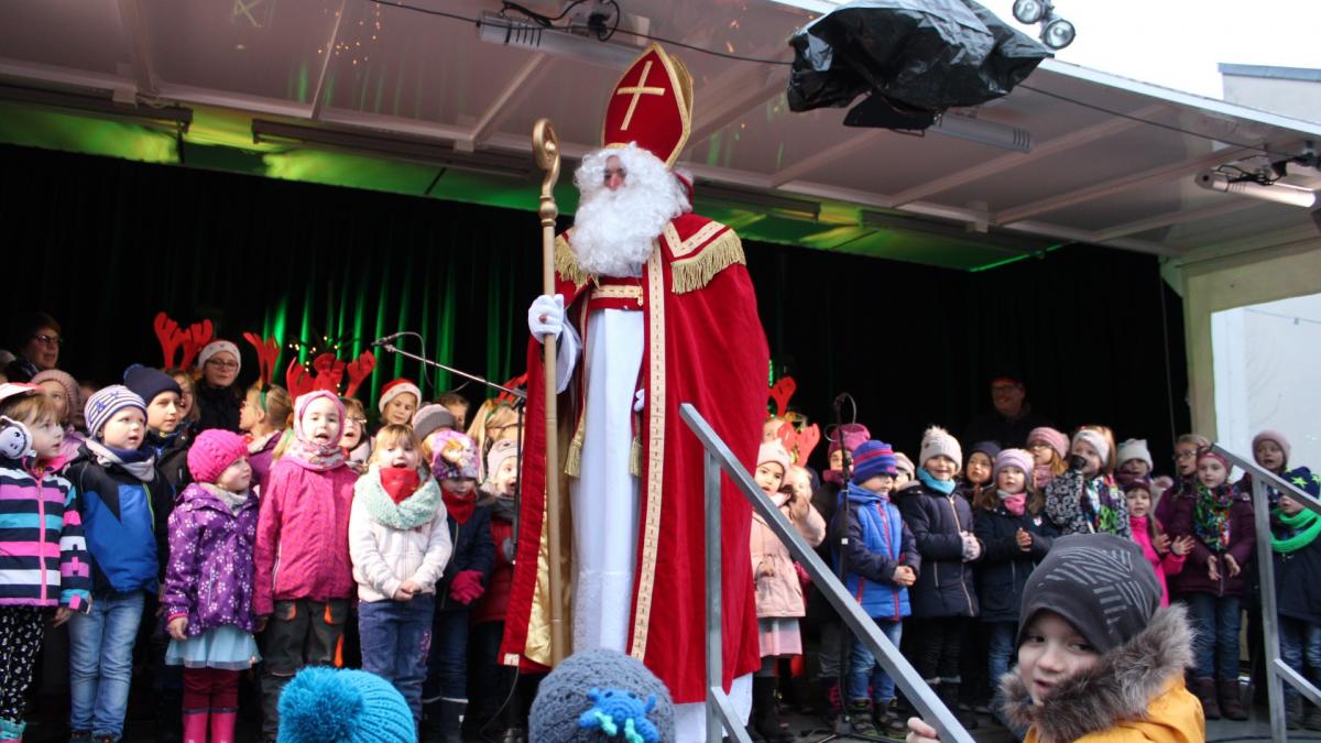 Der Nikolaus muss noch ein Jahr warten - der Finnentroper Weihnachtsmarkt fällt auch 2021 aus. von Angelika Brill