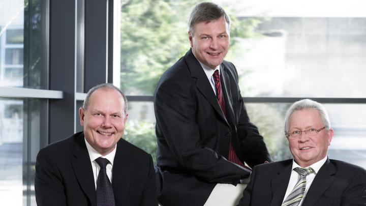 Rupprecht Kemper (Mitte), Winfried Fischer (rechts) und Dr. Wieland Pavel arbeiteten über viele...