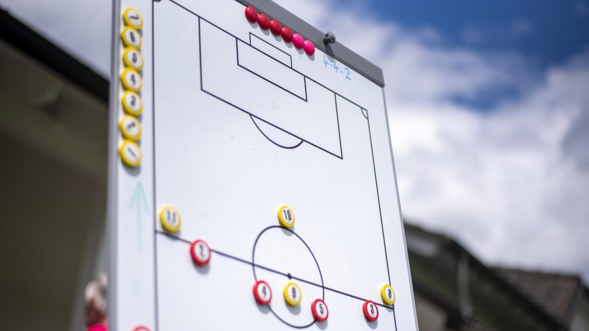 Die Aufstellung für das nächste Spiel wird nicht mehr Dawid Jaworski sondern Spiry Vormweg machen. von Nils Dinkel