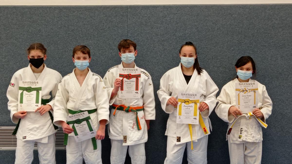 Janna Götzen, Matti Stickdorn, Jannes Stickdorn, Mandy Bentke und Licia Munno (von links). von privat