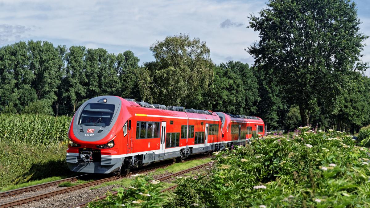 Ein Regionalzug der DB Regio im Sauerlandnetz. von Deutsche Bahn