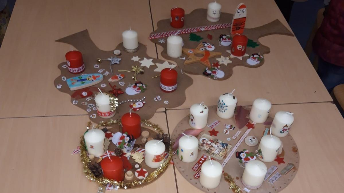 Adventskalender und Kränze basteln waren zwei der Angebote. von privat