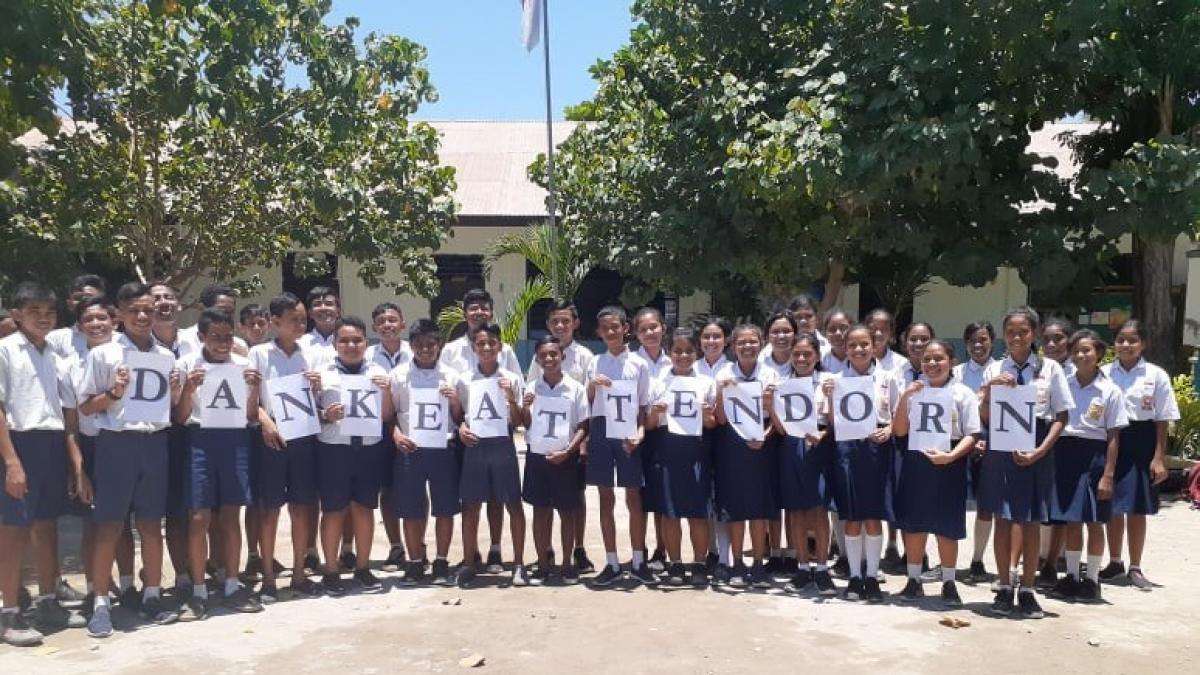 Die Schüler der Realschule auf Sumba bedanken sich für die Spenden aus Attendorn von privat