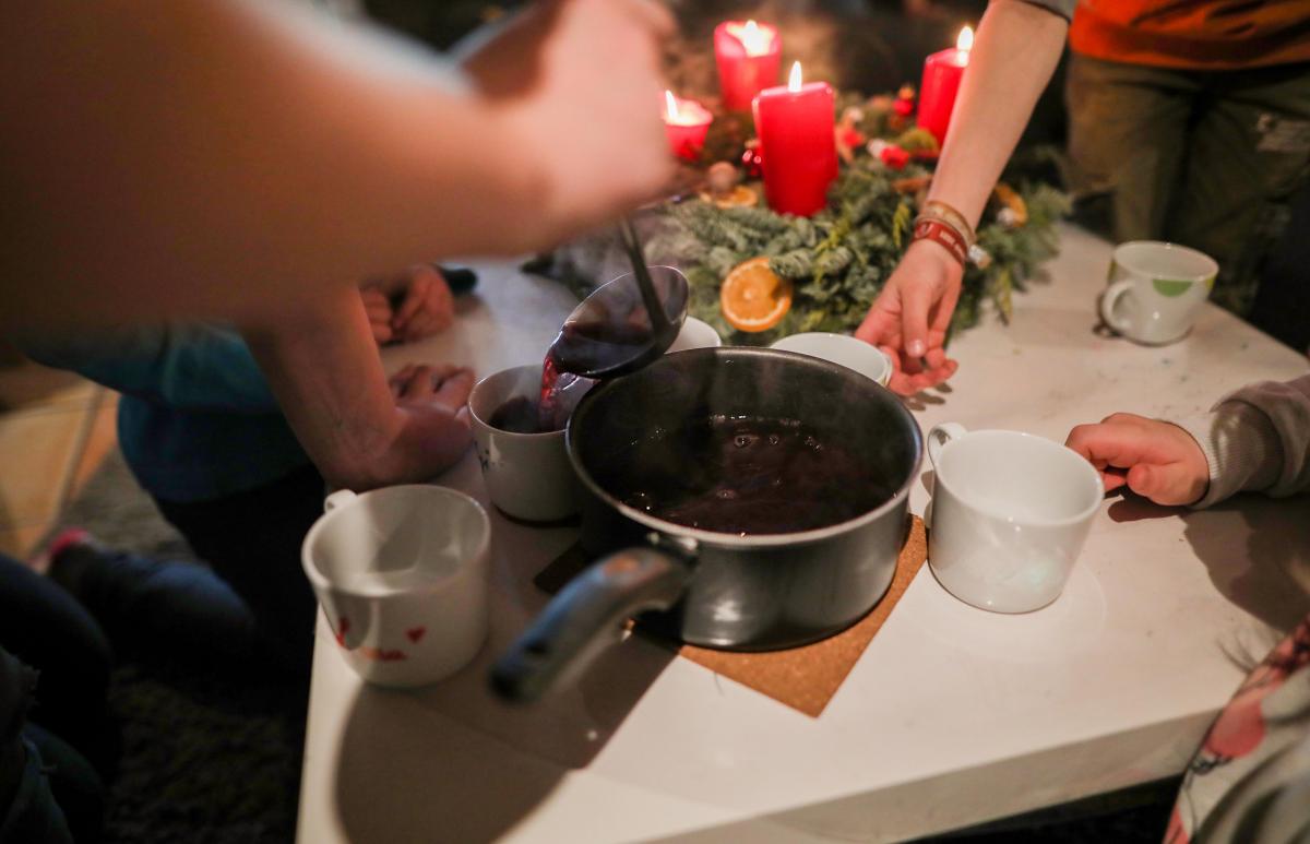 Kinderpunsch darf am Nachmittag nicht fehlen. von Christine Schmidt