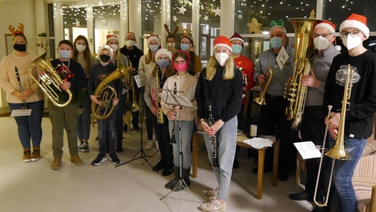 Der vorweihnachtliche Besuch im Josefinum und Elisabeth-Hospiz ist im Terminkalender der Nachwuchsmusiker des Musikvereins Bilstein fest verankert. von privat