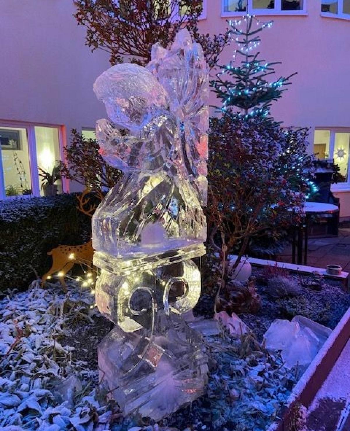 Die fertige Eisskulptur. von privat