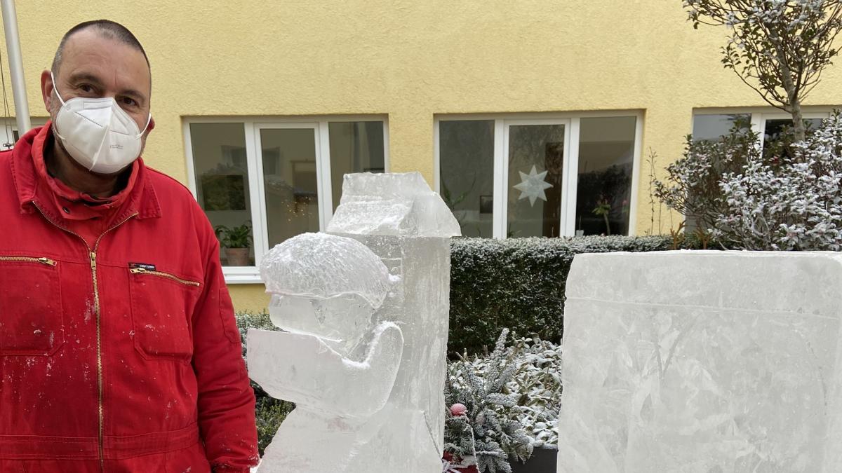 Joachim Knorra zeigte im Franziskaner Hof was man so alles aus Eis machen kann. von privat