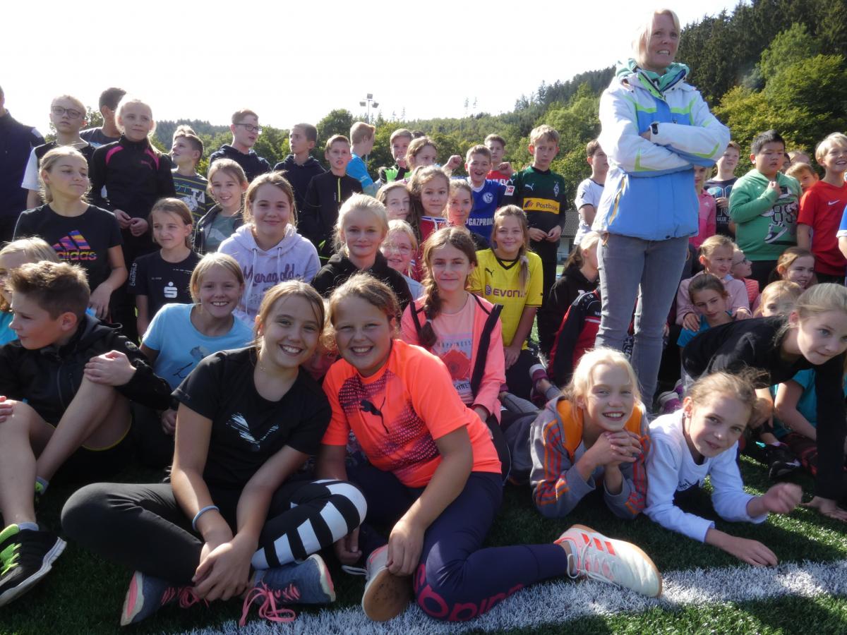 Die Schüler hoffen darauf, bald wieder unbeschwert Sport machen zu können. von privat