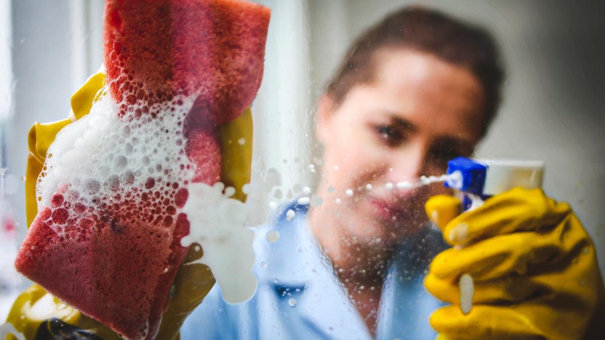 In der Reinigungsbranche steigen die Löhne um vier Prozent. von privat