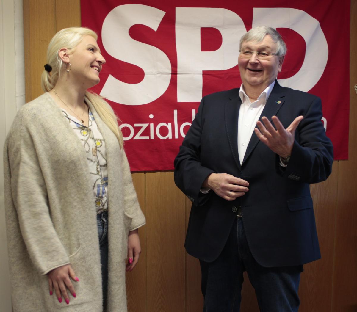 Gut gelaunt zum Jahresbeginn: SPD-Landtagskandidatin Christin-Marie Stamm und Kreistagsfraktionschef Bernd Banschkus. von Wolfgang Schneider