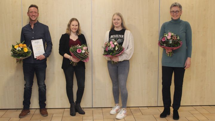 Manuel Grebe, Celine Kneuper, Janika Alterauge und Mechthild Hendricks (von links) wurden für...