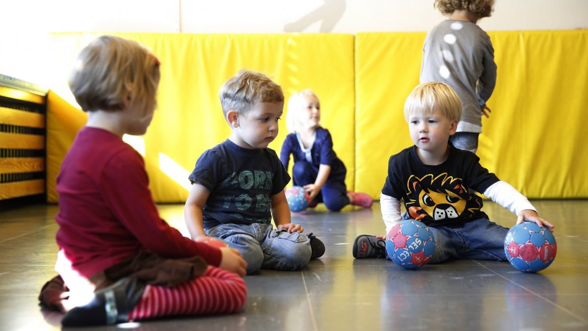 Die Sportbildungswerkaußenstelle Olpe bietet eine Übungsleiter-Fortbildung mit dem Schwerpunkt Bewegungsförderung im Kleinkind- und Vorschulalter an. von Sportbildungswerk NRW