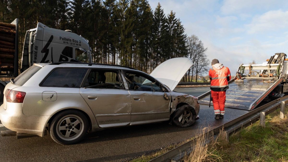 Der Pkw erlitt bei dem Zusammenstoß Totalschaden. von Kai Osthoff