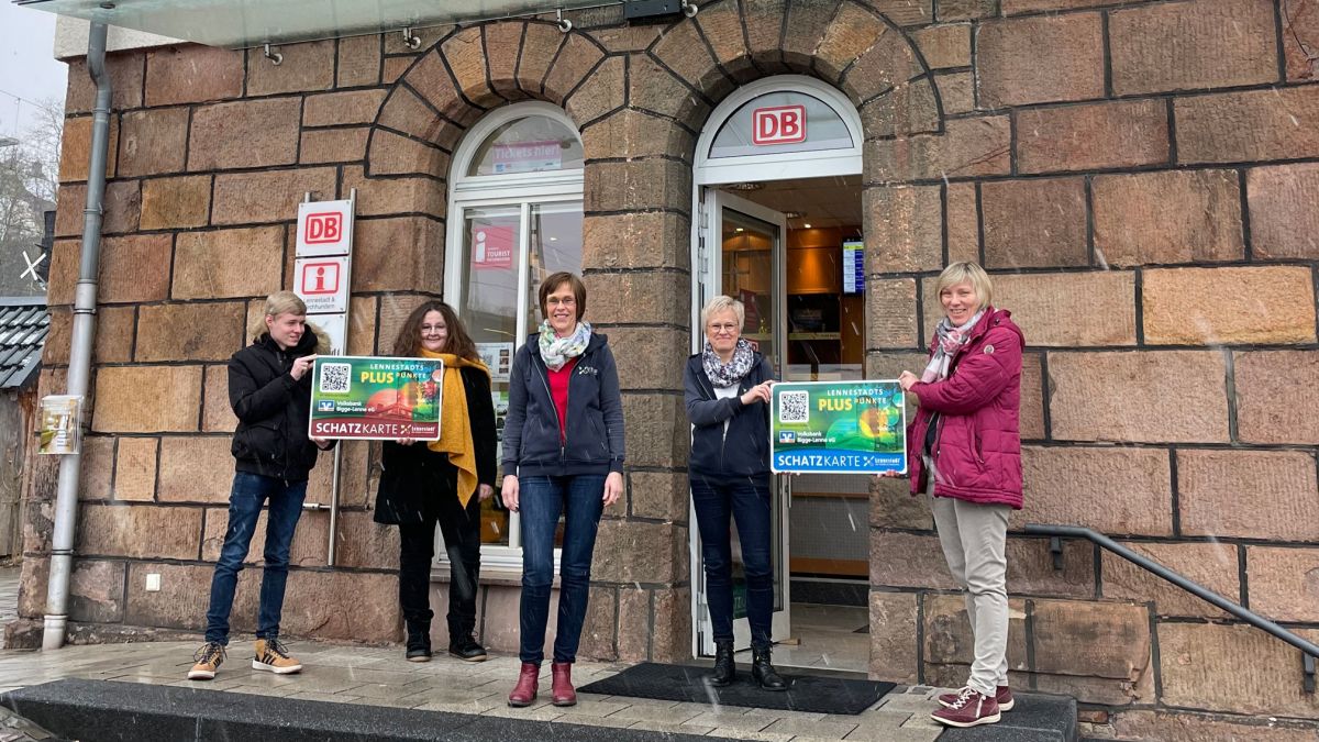 Von links: Jonathan Jagusch, Simone Tesche-Klenz, Karin Hellweg, Rita Korte und Simone Dröge. von Stadt Lennestadt