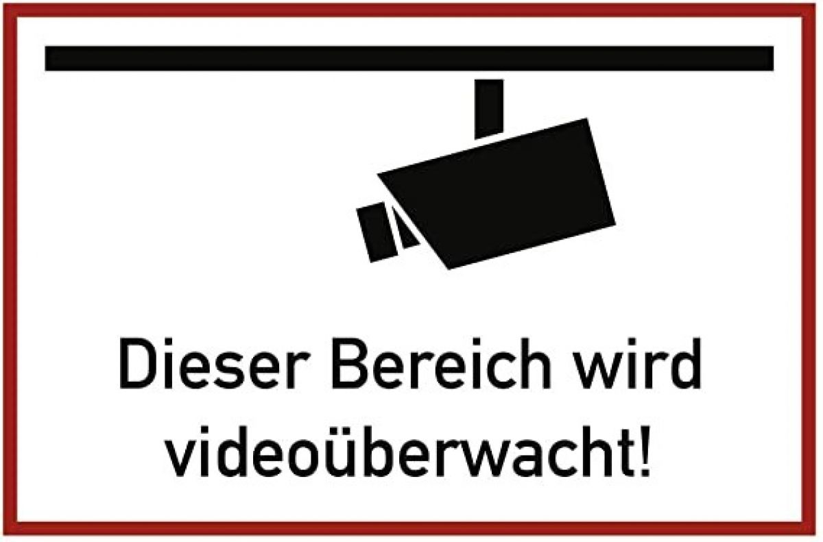 Ein Schild wie dieses muss in Deutschland angebracht sein, sofern im öffentlichen Raum eine Videoüberwachung stattfindet. von amazon.de