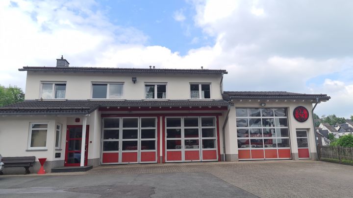 Das Feuerwehrhaus Heggen solle Um- und angebaut werden und damit auch Platz für das neue TLF 3000...