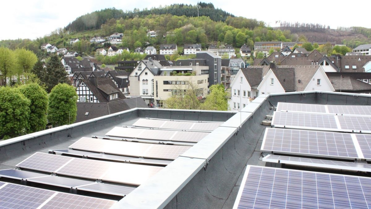 Das neue Photovoltaik-Förderprogramm in Lennestadt umfasst ein Gesamtvolumen von 75.000 Euro. von Stadt Lennestadt