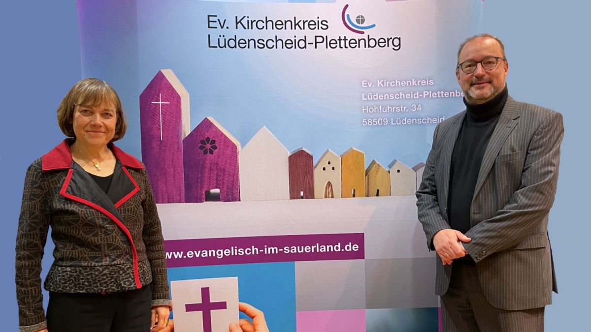 Die EKD-Ratsvorsitzende Annette Kurschus und Superintendent Dr. Christof Grote. von Evang. Kirchenkreis Lüd.-Plett.