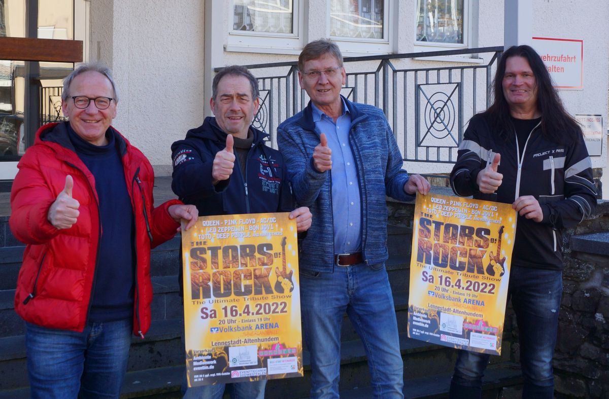 Von links: Martin Schneider (Schützenverein Altenundem und LA-Concerts), Michael Brüseken, Stefan Göckeler (LA-Concerts) und Uli Korte (Eventtechnik Südwestfalen). von privat