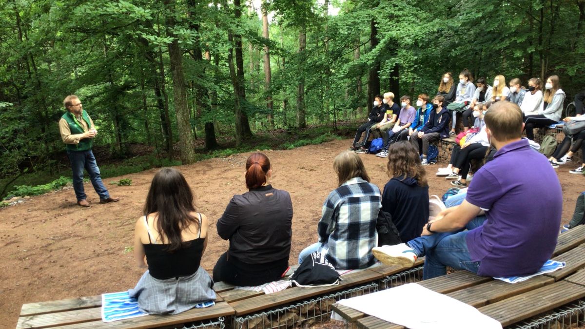 Im Rahmen der Projekttage am Gymnasium Maria Königin gab es einen Schwerpunkt zum Thema Waldschäden. von privat